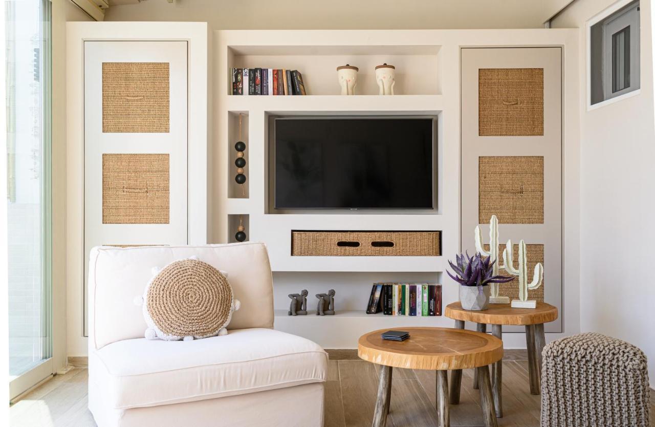 Fiorela'S Casa- A Stylish Loft Apartment In The Heart Of Preveza Exterior photo